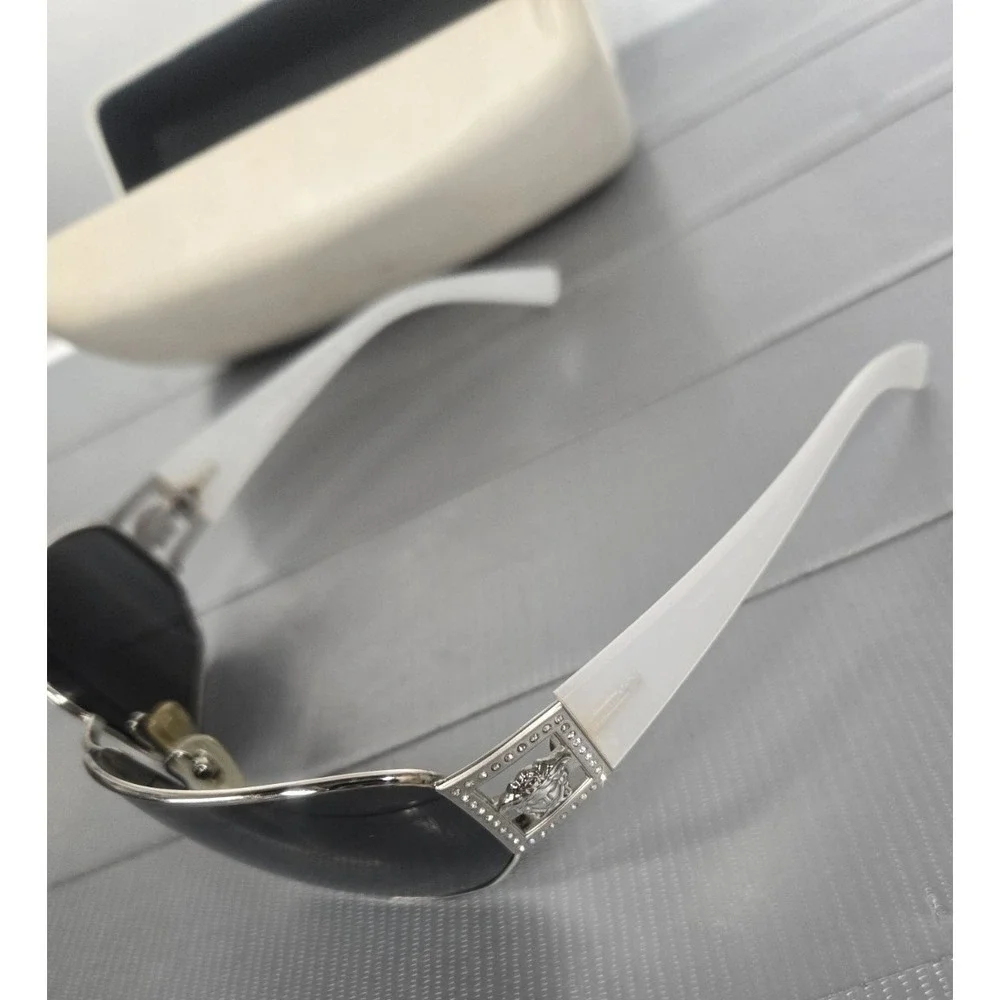 Authentiic VERSACE sunglasses w/MEDUSA 64-17 110 Mod 2031-b 1000/b7